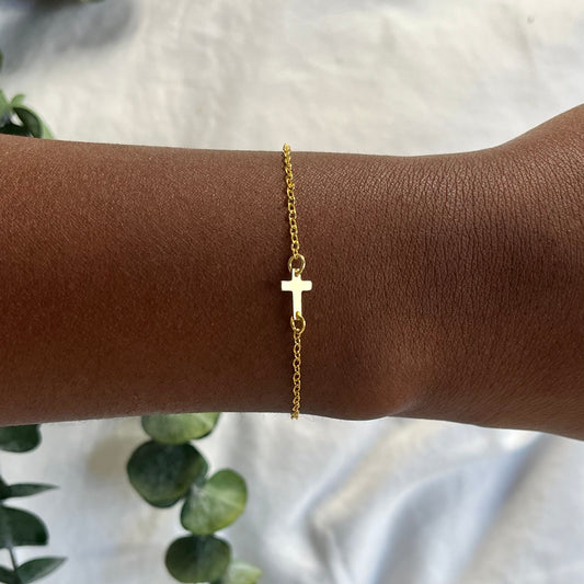 'Shiloh' Tiny Cross Bracelet
